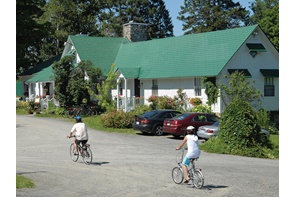 Auberge Marie Blanc en bordure du Petit Témis